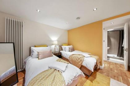 Stylish Apartment in Euston and near Camden with Private Roof Terrace - image 13