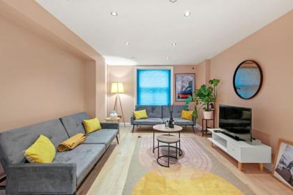 Stylish Apartment in Euston and near Camden with Private Roof Terrace - image 4