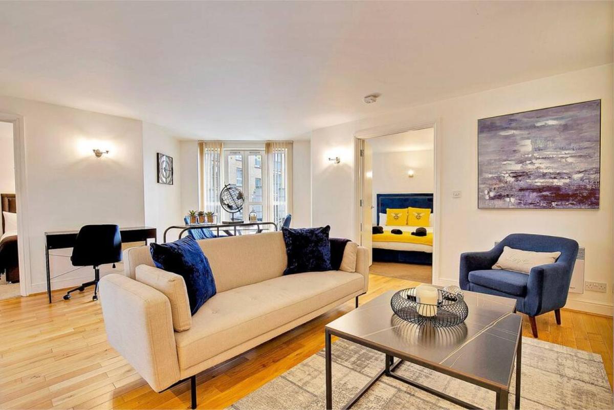 Bright 2 Bed by Tower Bridge with Roof Terrace - image 4