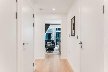 Stunning Chelsea 1bd with Balcony - image 9