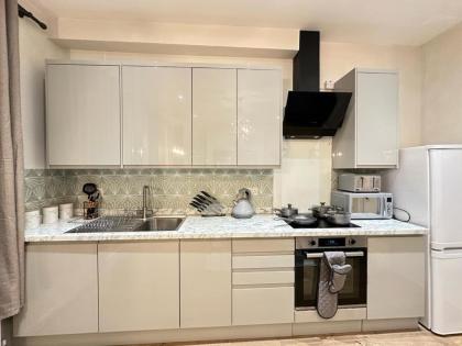 F2- Beautiful 1 Bed Flat Near Edgware Road Station - image 5