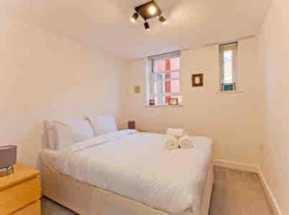 Fitzrovia 2 Bed modern +Lift central London - image 10