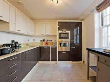 Fitzrovia 2 Bed modern +Lift central London - image 13