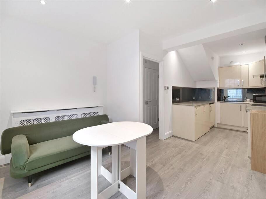 Marylebone London 2 Bed near Harley St & Regents park - image 2