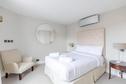 Luxurious 3BD Flat - Sloane Square Chelsea! - image 17