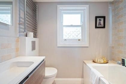 Charming 3BD House wPrivate Garden - Fulham! - image 12