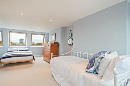 Charming 3BD House wPrivate Garden - Fulham! - image 14