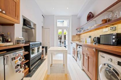 Charming 3BD House wPrivate Garden - Fulham! - image 5