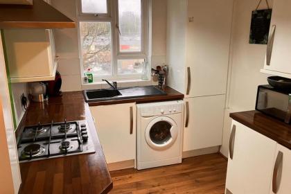 Spacious 1BD Flat - 4 mins to Regent's Canal! - image 8