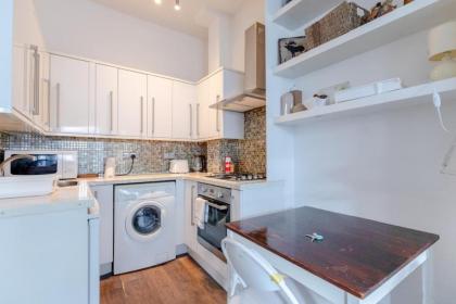 Radiant and Roomy 2BD Flat - Fulham! - image 12