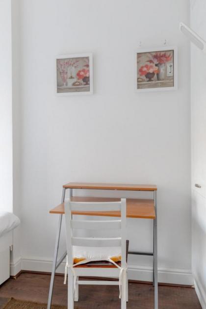 Radiant and Roomy 2BD Flat - Fulham! - image 17