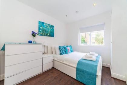 Radiant and Roomy 2BD Flat - Fulham! - image 2