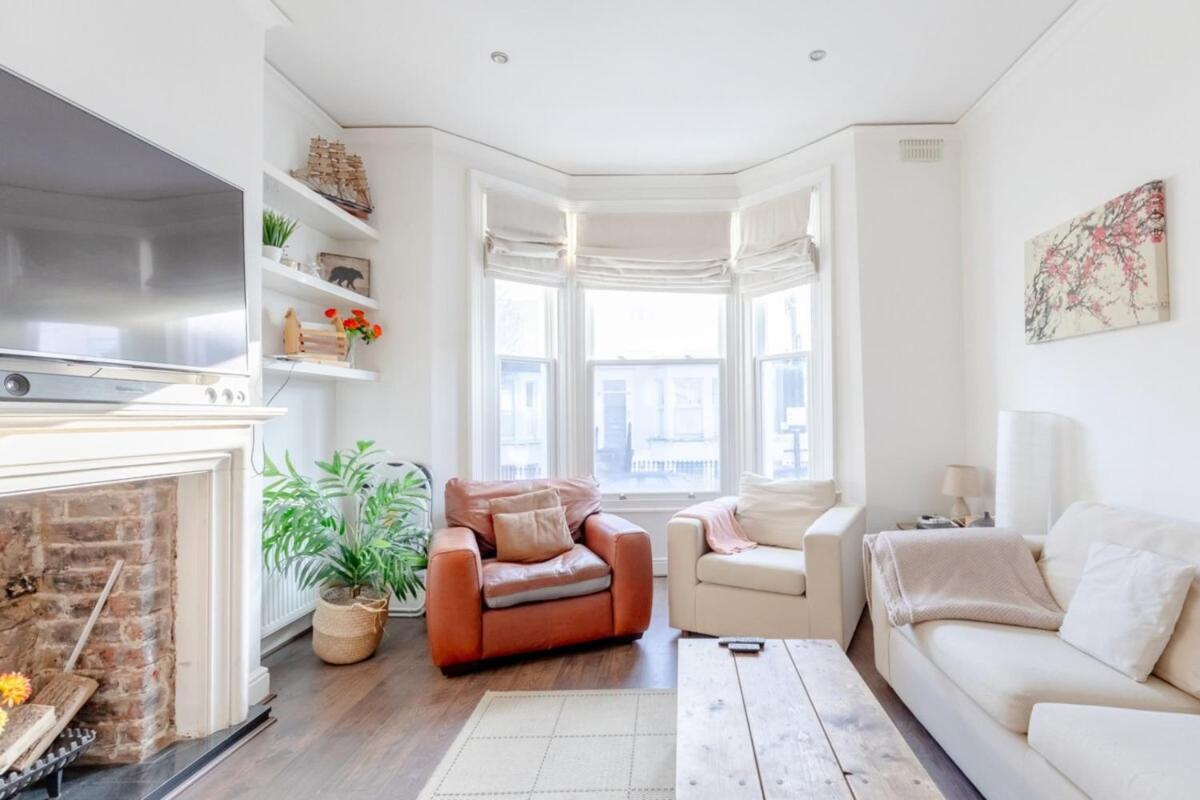 Radiant and Roomy 2BD Flat - Fulham! - image 5