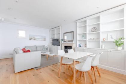 Central & Stylish 2BD Home near Kensington Gardens - image 13