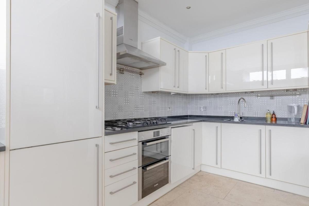 Central & Stylish 2BD Home near Kensington Gardens - image 6