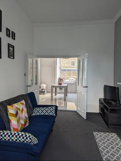 Victorian Apartment on the Famous Essex Rd in Islington - image 17