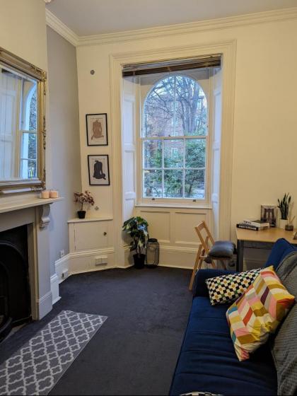 Victorian Apartment on the Famous Essex Rd in Islington - image 6