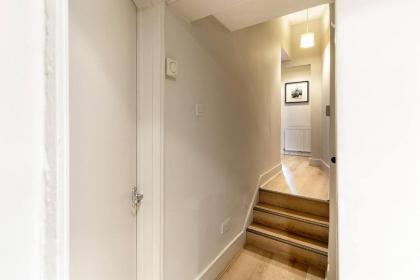 Charming 1BR with Garden in Parsons Green Fulham - image 15