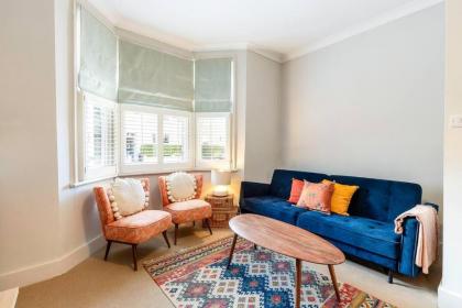 Charming 1BR with Garden in Parsons Green Fulham - image 3