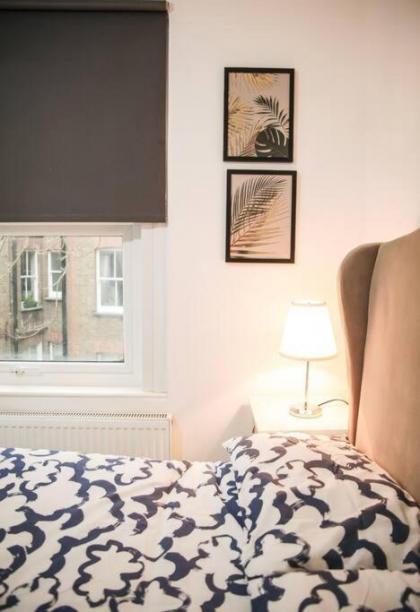 3 bed flat with balcony central - image 11