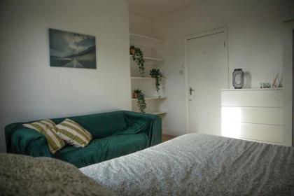 2 bedrooms flat in hammersmith - image 19