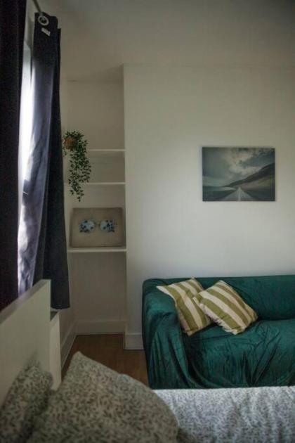 2 bedrooms flat in hammersmith - image 20