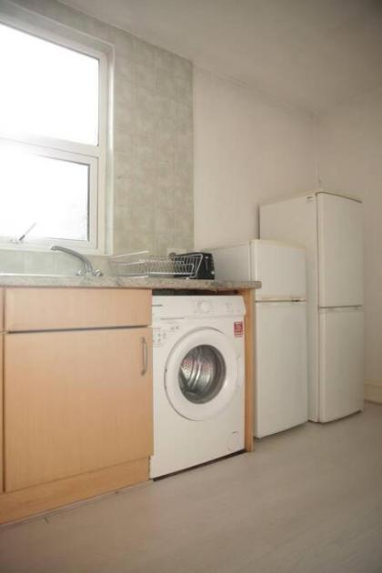 2 bedrooms flat in hammersmith - image 3