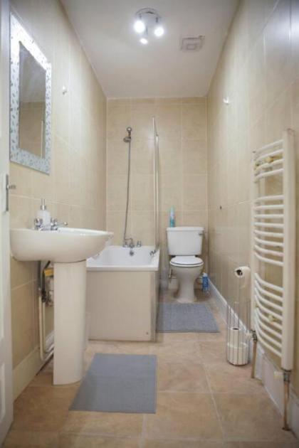 2 bedrooms flat in hammersmith - image 8