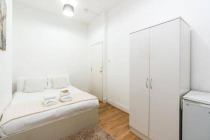 2bed flat west Kensington - image 15