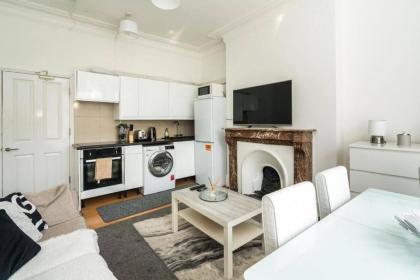 2bed flat west Kensington - image 6