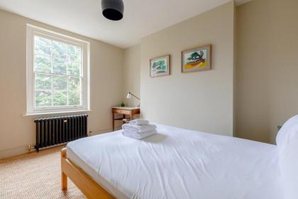 Spacious & Elegant 2BD Victorian Flat - Islington! - image 19