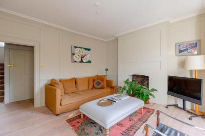 Spacious & Elegant 2BD Victorian Flat - Islington! - image 7