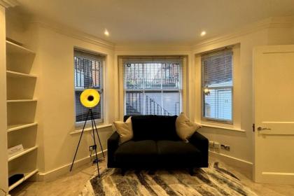 Chic Studio Flat 8 Mins to Harrods Knightsbridge - image 5