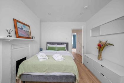 Bricklane London Stunning 1BR Apartment - image 8