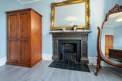 Elegant 3BR Flat Fulham/Chelsea - image 3