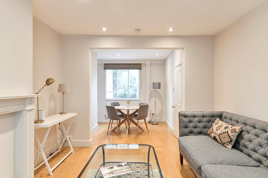 Sloane Square terraced house - main image