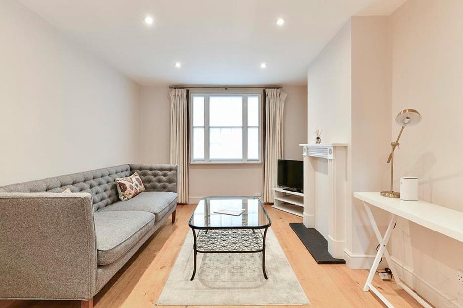 Sloane Square terraced house - image 3