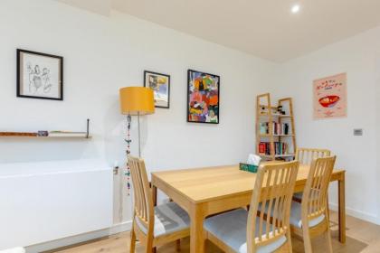 Beautifully Decorated 1BD Flat - Heart of London! - image 10