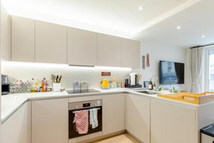 Beautifully Decorated 1BD Flat - Heart of London! - image 12