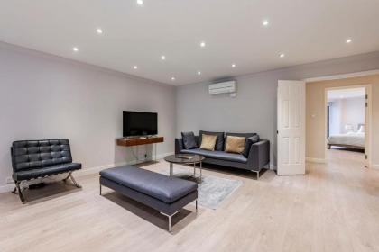 Beautiful 2-bed flat-Hosted by Sweetstay - image 18