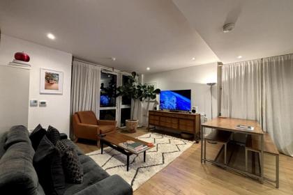 Stylish 2BD Flat wIncredible View of London - Bow - image 7