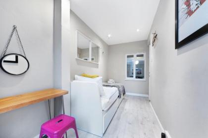 Flat 1 - 2 Bedrooms and Private Terrace - image 19