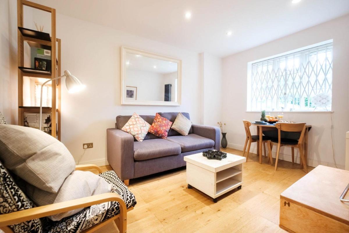 Shoreditch Park & Downham Rd- CityApartmentStay - main image