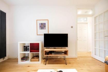 Shoreditch Park & Downham Rd- CityApartmentStay - image 10