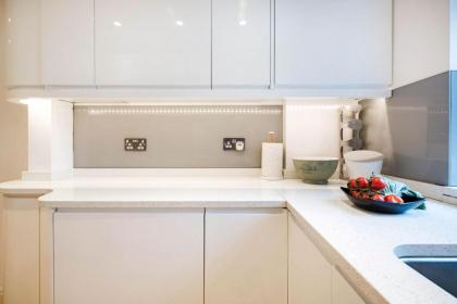 Shoreditch Park & Downham Rd- CityApartmentStay - image 11