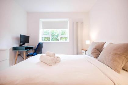 Shoreditch Park & Downham Rd- CityApartmentStay - image 14