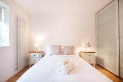 Shoreditch Park & Downham Rd- CityApartmentStay - image 15