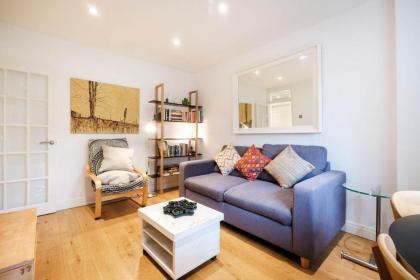 Shoreditch Park & Downham Rd- CityApartmentStay - image 2