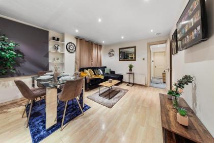 Your Elite Hyde Park Retreat 2-Bedroom Luxury Flat - image 16