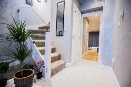 Luxury Fulham 3 bedroom Garden House - image 11